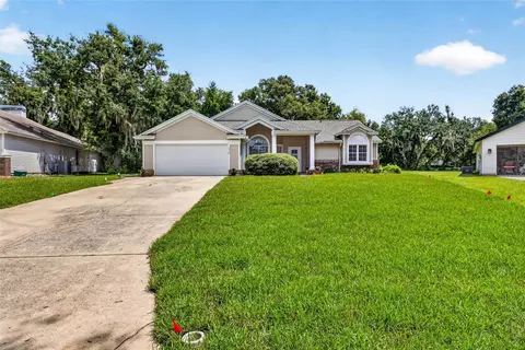 3318 Silverpond Dr, Plant City, FL 33566
