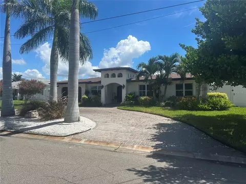 3943 14th Way NE, Saint Petersburg, FL 33703