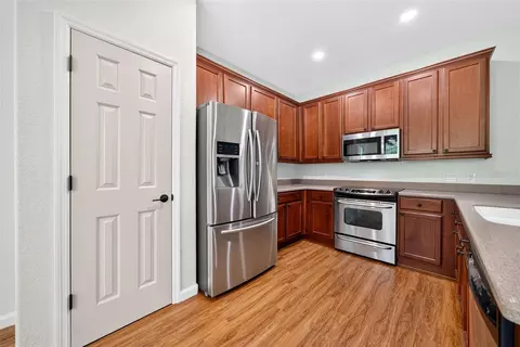 Kitchen - 9391 SW 66th Loop, Ocala, FL 34481 photo 2 of 3
