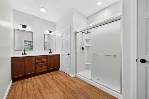 Bath - 9391 SW 66th Loop, Ocala, FL 34481 photo 2 of 3