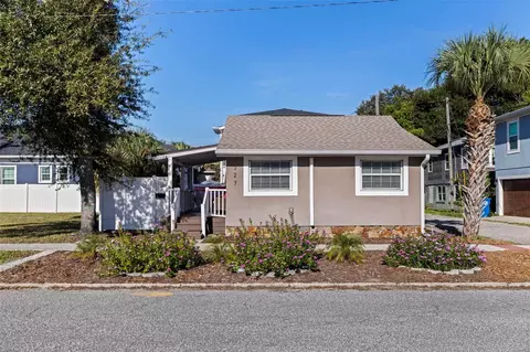 327 25th St S, Saint Petersburg, FL 33712