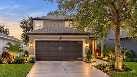 7931 Carriage Pointe Dr, Gibsonton, FL 33534