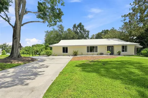 10113 Lindelaan Dr, Tampa, FL 33618