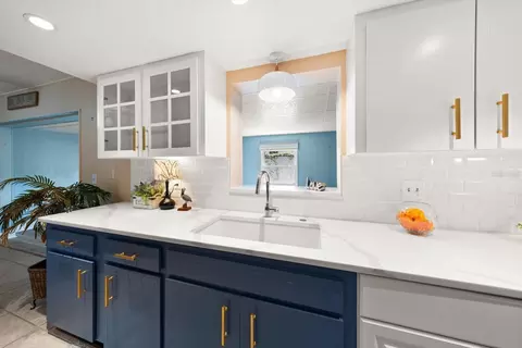 Kitchen - 403 Mindy Dr, Largo, FL 33771 photo 4 of 4