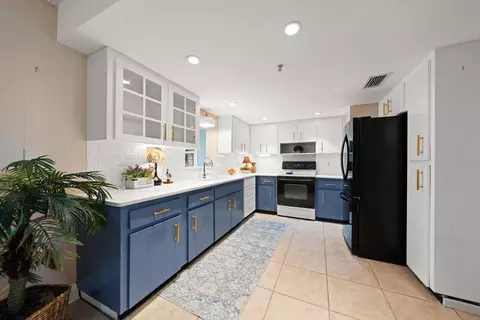 Kitchen - 403 Mindy Dr, Largo, FL 33771 photo 1 of 4