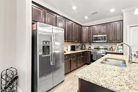 Kitchen - 15435 Mulholland Rd, Parrish, FL 34219 photo 8 of 8