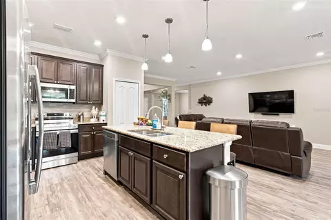 Kitchen - 15435 Mulholland Rd, Parrish, FL 34219 photo 7 of 8