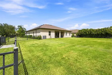 Exterior - 15435 Mulholland Rd, Parrish, FL 34219 photo 6 of 14