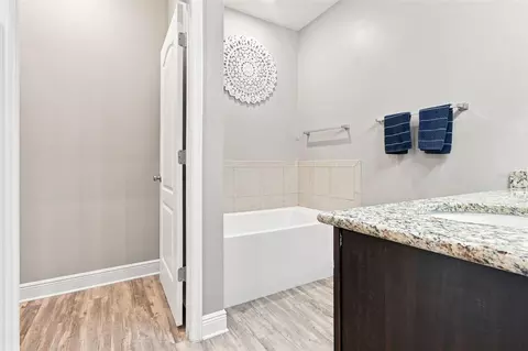 Bath - 15435 Mulholland Rd, Parrish, FL 34219 photo 3 of 6