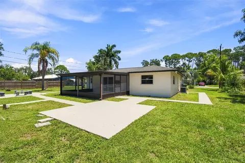 Exterior - 216 23rd St E, Bradenton, FL 34208 photo 8 of 8