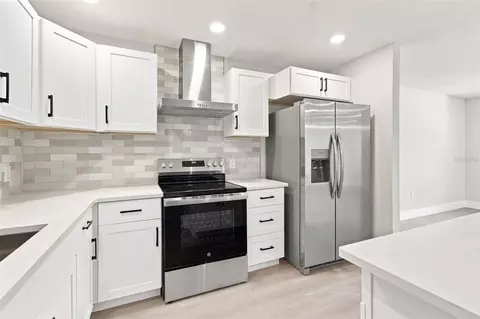 Kitchen - 216 23rd St E, Bradenton, FL 34208 photo 3 of 4