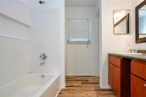 Bath - 2501 Lightfoot Rd, Wimauma, FL 33598 photo 3 of 5