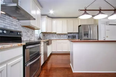 Kitchen - 2501 Lightfoot Rd, Wimauma, FL 33598 photo 1 of 4