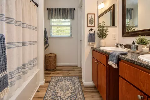 Bath - 2501 Lightfoot Rd, Wimauma, FL 33598 photo 2 of 5