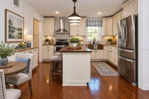 Kitchen - 2501 Lightfoot Rd, Wimauma, FL 33598 photo 2 of 4