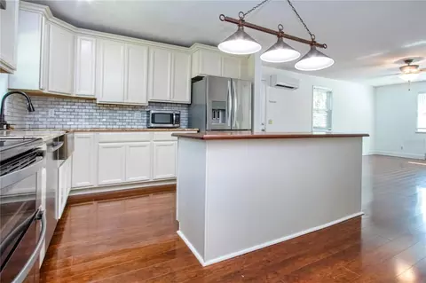 Kitchen - 2501 Lightfoot Rd, Wimauma, FL 33598 photo 3 of 4