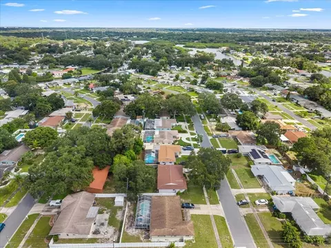 View/Area - 490 E Lake Dr, Largo, FL 33771 photo 27 of 32