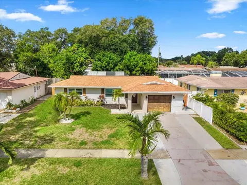 View/Area - 490 E Lake Dr, Largo, FL 33771 photo 4 of 32