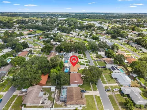 View/Area - 490 E Lake Dr, Largo, FL 33771 photo 12 of 32