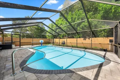 Exterior - 490 E Lake Dr, Largo, FL 33771 photo 5 of 11