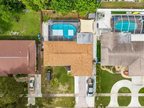 View/Area - 490 E Lake Dr, Largo, FL 33771 photo 2 of 32