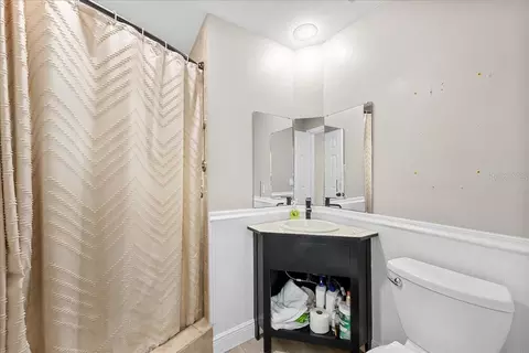 Bath - 490 E Lake Dr, Largo, FL 33771 photo 2 of 4
