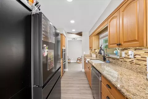 Kitchen - 490 E Lake Dr, Largo, FL 33771 photo 1 of 8