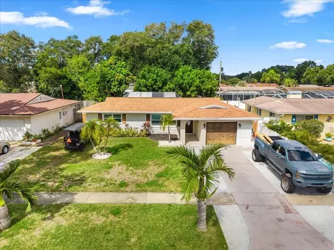View/Area - 490 E Lake Dr, Largo, FL 33771 photo 5 of 32