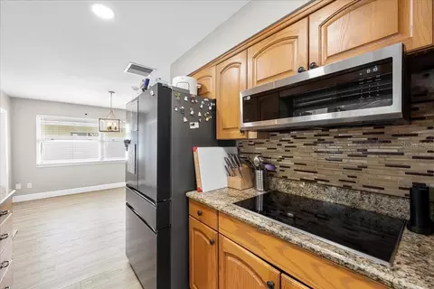 Kitchen - 490 E Lake Dr, Largo, FL 33771 photo 7 of 8
