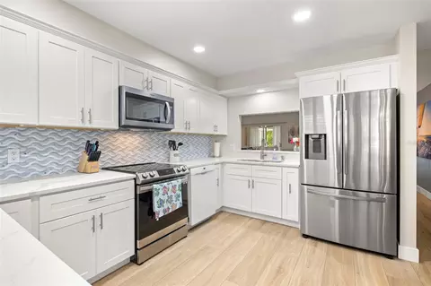 Kitchen - 3428 Brookridge Ln, Parrish, FL 34219 photo 3 of 7