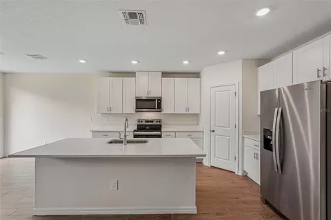 Kitchen - 7725 Satterfield Ter, Parrish, FL 34219 photo 2 of 5