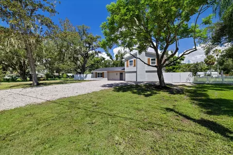 Exterior - 11002 Riverview Dr, Riverview, FL 33578 photo 2 of 9