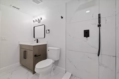 Bath - 11002 Riverview Dr, Riverview, FL 33578 photo 5 of 5