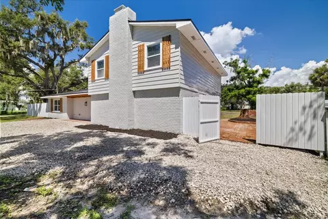 Exterior - 11002 Riverview Dr, Riverview, FL 33578 photo 4 of 9