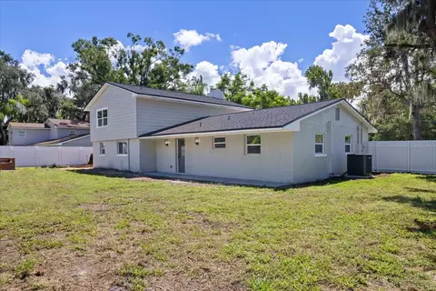 Exterior - 11002 Riverview Dr, Riverview, FL 33578 photo 8 of 9
