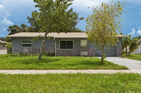 6126 16th St, Zephyrhills, FL 33542