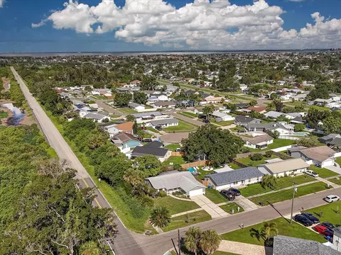 View/Area - 6002 Firefly Ln, Apollo Beach, FL 33572 photo 5 of 20