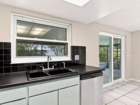 Kitchen - 6002 Firefly Ln, Apollo Beach, FL 33572 photo 4 of 4