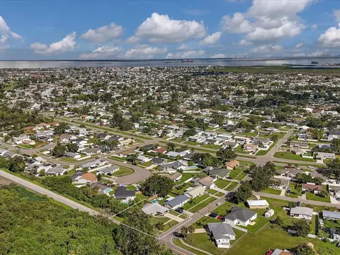View/Area - 6002 Firefly Ln, Apollo Beach, FL 33572 photo 4 of 20