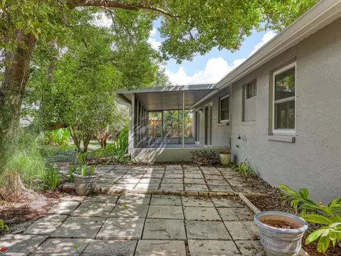 Exterior - 6002 Firefly Ln, Apollo Beach, FL 33572 photo 6 of 15