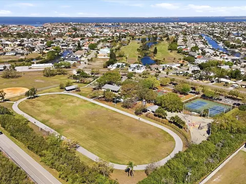 View/Area - 6002 Firefly Ln, Apollo Beach, FL 33572 photo 16 of 20