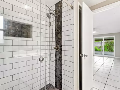 Bath - 6002 Firefly Ln, Apollo Beach, FL 33572 photo 4 of 4