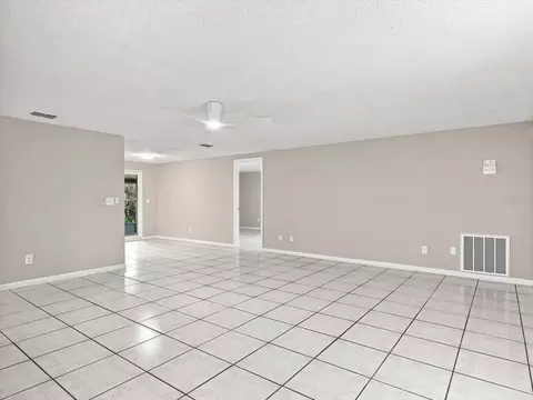 Living - 6002 Firefly Ln, Apollo Beach, FL 33572 photo 12 of 12