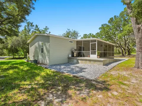 Exterior - 333 Suncoast Blvd, Spring Hill, FL 34608 photo 7 of 8