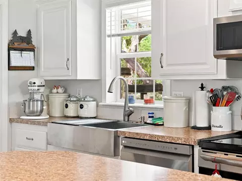 Kitchen - 333 Suncoast Blvd, Spring Hill, FL 34608 photo 2 of 3