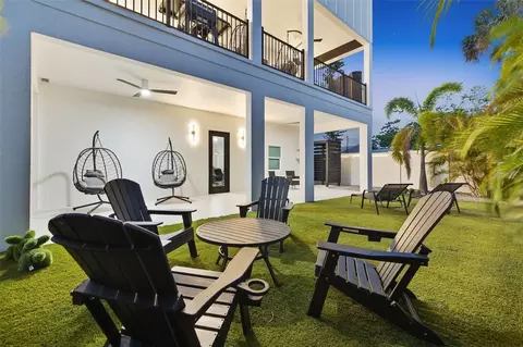 Exterior - 16210 3rd St E, Redington Beach, FL 33708 photo 6 of 14