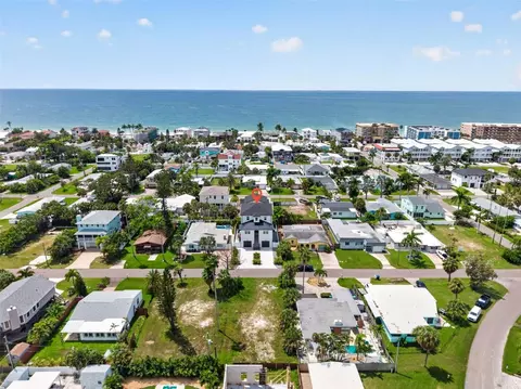 View/Area - 16210 3rd St E, Redington Beach, FL 33708 photo 3 of 6