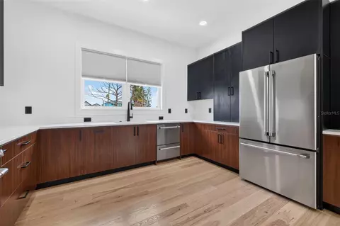 Kitchen - 16210 3rd St E, Redington Beach, FL 33708 photo 6 of 10