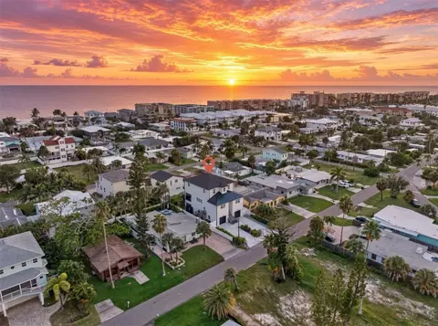 View/Area - 16210 3rd St E, Redington Beach, FL 33708 photo 2 of 6