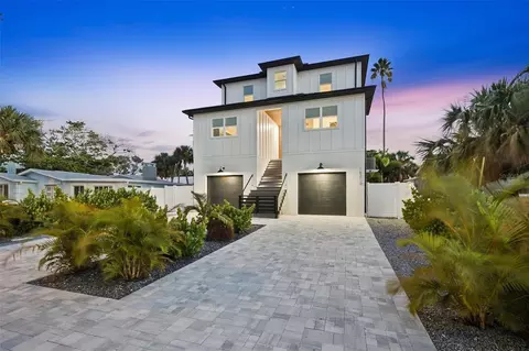 Exterior - 16210 3rd St E, Redington Beach, FL 33708 photo 12 of 14